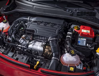 Bajo el capó Fiat (500X)ᴿᴱᴰ Dolcevita Hybrid (334) '2022