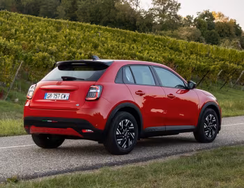 Fiat (600e)ᴿᴱᴰ [Worldwide] (365) '2023–25