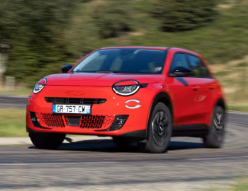 Fiat (600e)ᴿᴱᴰ [Worldwide] (365) '2023–25