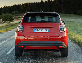 Fiat (600e)ᴿᴱᴰ [Worldwide] (365) '2023–25