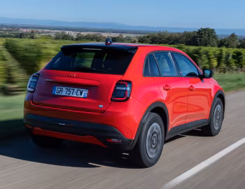 Fiat (600e)ᴿᴱᴰ [Worldwide] (365) '2023–25