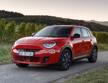 Fiat (600e)ᴿᴱᴰ [Worldwide] (365) '2023–25