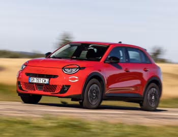 Fiat (600e)ᴿᴱᴰ [Worldwide] (365) '2023–25