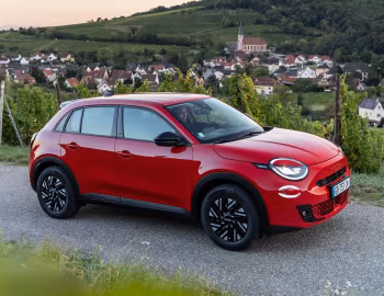 Fiat (600e)ᴿᴱᴰ [Worldwide] (365) '2023–25