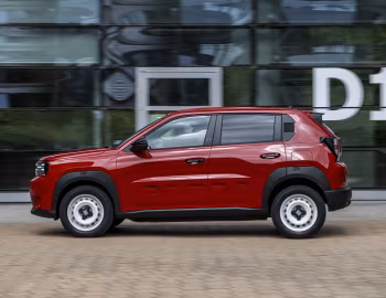 Fiat (Grande Panda)ᴿᴱᴰ Electric (328) '2025