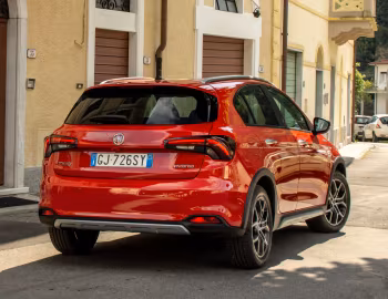 Fiat (Tipo)ᴿᴱᴰ Cross Hybrid (357) '2022–23