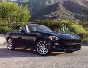 2017–20 Fiat 124 Spider Lusso [North America] (348) '2016–20