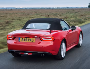 Fiat 124 Spider [UK-spec] (348) '2016–18
