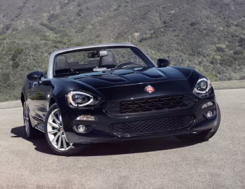 2017–20 Fiat 124 Spider Lusso [North America] (348) '2016–20