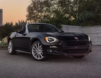 2017–20 Fiat 124 Spider Lusso [North America] (348) '2016–20