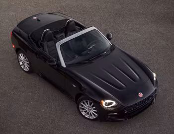 2017–20 Fiat 124 Spider Lusso [North America] (348) '2016–20