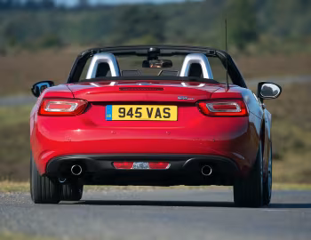 Fiat 124 Spider [UK-spec] (348) '2016–18