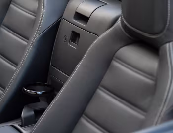 内饰 Fiat 124 Spider [UK-spec] (348) '2016–18