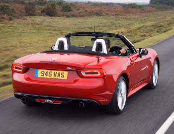 Fiat 124 Spider [UK-spec] (348) '2016–18