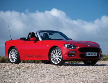 Fiat 124 Spider [UK-spec] (348) '2016–18