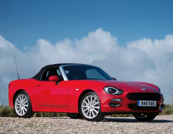 Fiat 124 Spider [UK-spec] (348) '2016–18