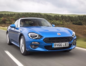Fiat 124 Spider [UK-spec] (348) '2016–18