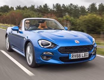Fiat 124 Spider [UK-spec] (348) '2016–18