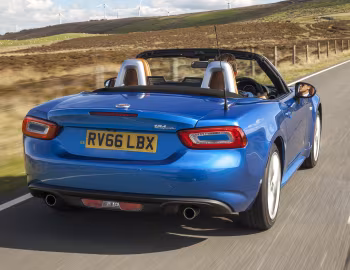 Fiat 124 Spider [UK-spec] (348) '2016–18