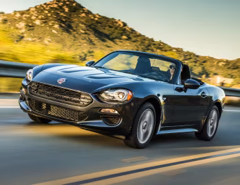 2017–20 Fiat 124 Spider Classica [North America] (348) '2016–20