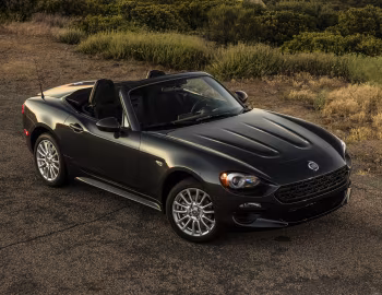 2017–20 Fiat 124 Spider Classica [North America] (348) '2016–20