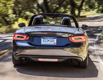2017–20 Fiat 124 Spider Classica [North America] (348) '2016–20
