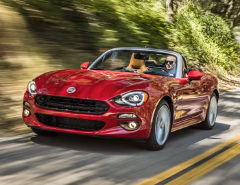 2017–20 Fiat 124 Spider Lusso [North America] (348) '2016–20