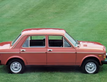 1975–77 Fiat 128 Custom 4-door [North America] '1974–77