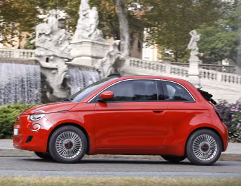 Fiat (500)ᴿᴱᴰ Cabrio (332) '2021–25