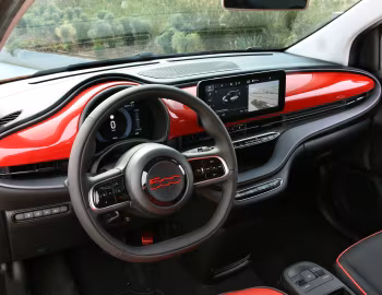 Intérieur Fiat (500)ᴿᴱᴰ Cabrio (332) '2021–25
