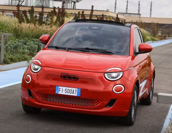Fiat (500)ᴿᴱᴰ Cabrio (332) '2021–25
