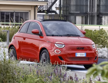 Fiat (500)ᴿᴱᴰ Cabrio (332) '2021–25