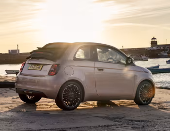 Fiat 500 Cabrio [UK-spec] (332) '2021–pr.