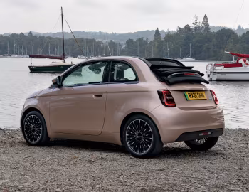 Fiat 500 Cabrio [UK-spec] (332) '2021–pr.