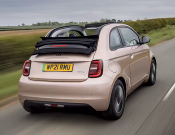 Fiat 500 Cabrio [UK-spec] (332) '2021–pr.