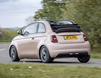 Fiat 500 Cabrio [UK-spec] (332) '2021–pr.