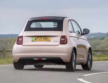 Fiat 500 Cabrio [UK-spec] (332) '2021–pr.