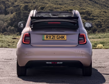 Fiat 500 Cabrio [UK-spec] (332) '2021–pr.