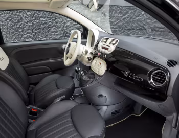 Intérieur Fiat 500 "La Petite Robe Noire" by Guerlain [France] '2014