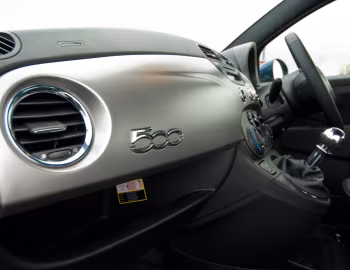 Fiat 500 TwinAir Plus [UK-spec] '2011–12