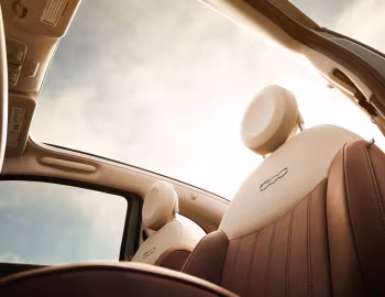 Interior 2018–19 Fiat 500c [North America] (FF) '2018–19