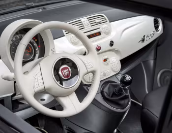 Intérieur Fiat 500C "La Petite Robe Noire" by Guerlain [France] '2014