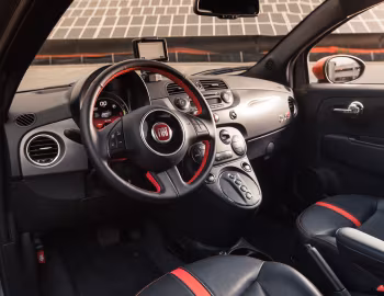 Интерьер 2013–19 Fiat 500e eSport [North America] '2013–19