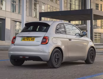 Fiat 500e Giorgio Armani Collector's Edition [UK-spec] (332) '2025