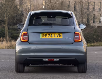 Fiat 500e Giorgio Armani Collector's Edition [UK-spec] (332) '2025
