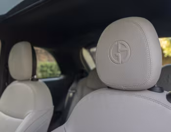 Interior Fiat 500e Giorgio Armani Collector's Edition [UK-spec] (332) '2025