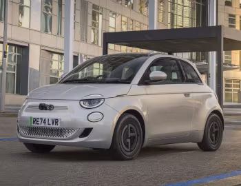 Fiat 500e Giorgio Armani Collector's Edition [UK-spec] (332) '2025