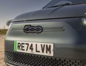 Fiat 500e Giorgio Armani Collector's Edition [UK-spec] (332) '2025