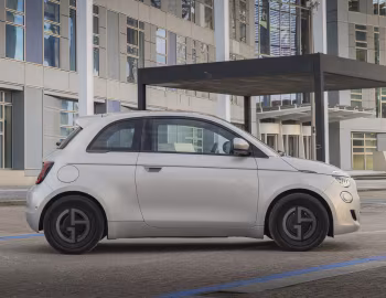 Fiat 500e Giorgio Armani Collector's Edition [UK-spec] (332) '2025