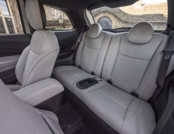 Interior Fiat 500e Giorgio Armani Collector's Edition [UK-spec] (332) '2025